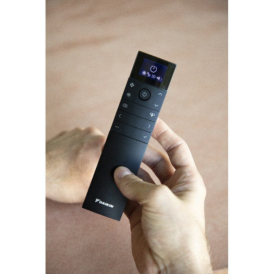 Daikin FTXJ20AB Emura WiFi Wandgerät Mattschwarz 2,0 kW | Raumgröße 20 - 25 m²