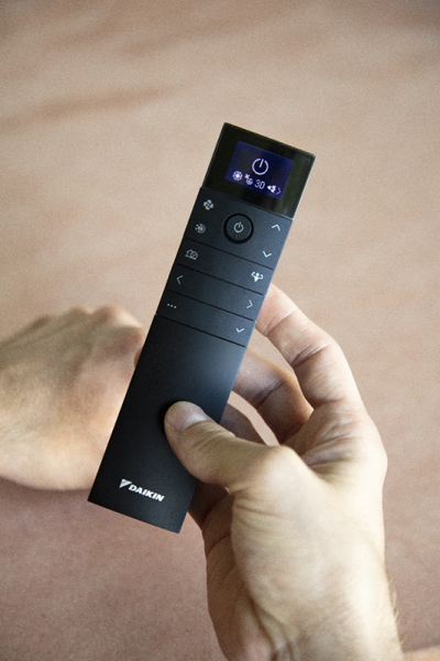 Daikin FTXJ20AB Emura WiFi Wandgerät Mattschwarz 2,0 kW | Raumgröße 20 - 25 m²