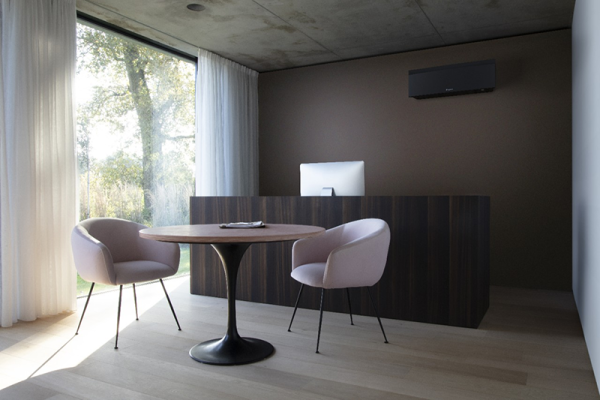 Daikin FTXJ25AB Emura Wandgerät WiFi Mattschwarz 2,5 kW | Raumgröße 25 - 30 m²