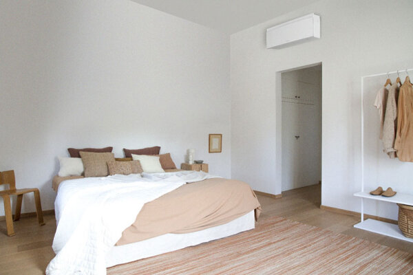 Daikin Set 2 Wandgeräte Emura WiFi 2,4/3,5 kW FTXJ25AW + FTXJ35AW + Außengerät 2MXM40A2V1B9