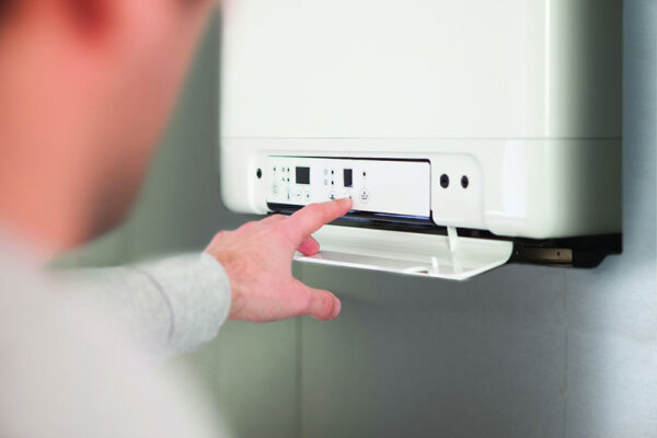 Daikin Altherma R Hybrid Wärmepumpen Set EVLQ08CV3 + EHYHBH08AV32 + EHYKOMB33AA2 8,0 kW