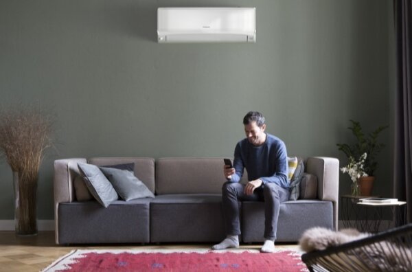 Hitachi Set RAK-VJ50PHAE + RAC-VJ50PHAE Wandgerät airHome 600 5.0 kW für 1 Raum 50 - 55 m² | WiFi